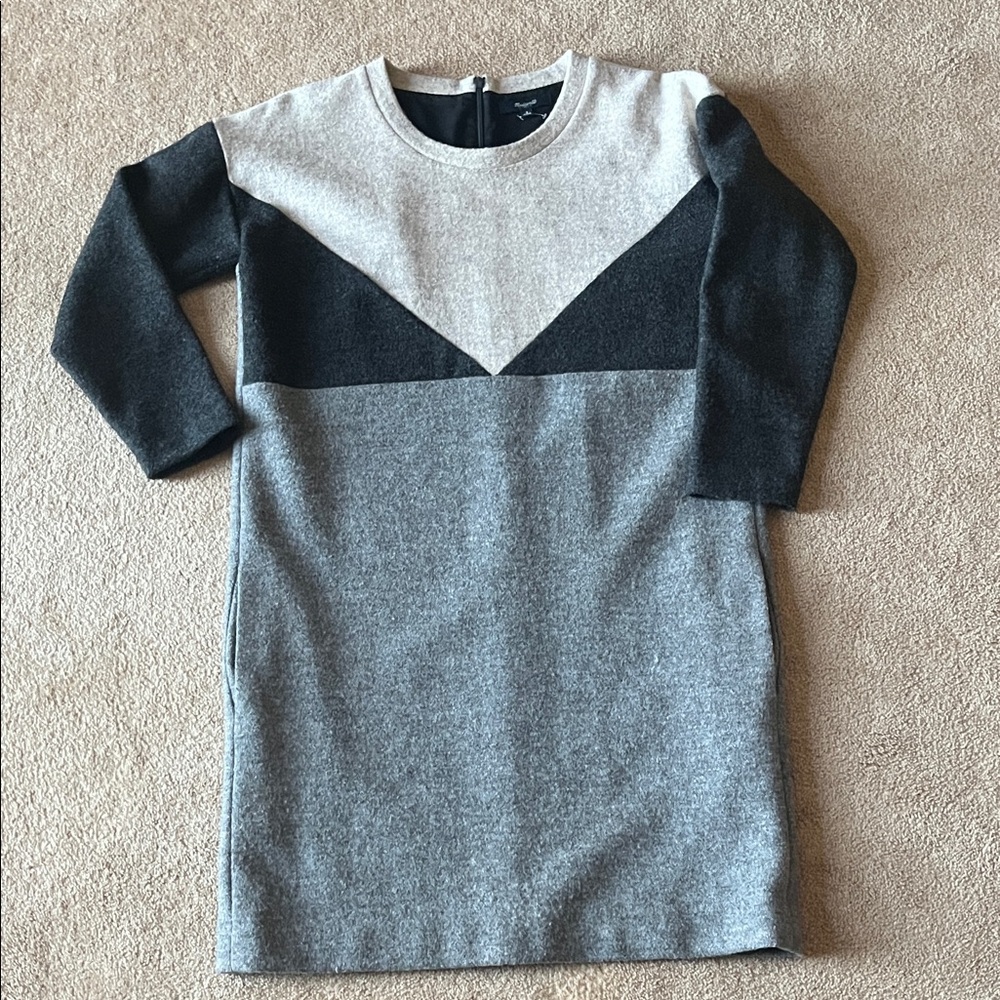 Like new Women’s Madewell wool blend black, gray, beige color block dress,Sz.S.